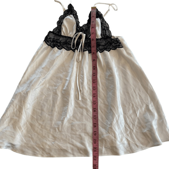Victoria's Secret Satin with Lace Lingerie Slip Top White Black Medium - Picture 6 of 6